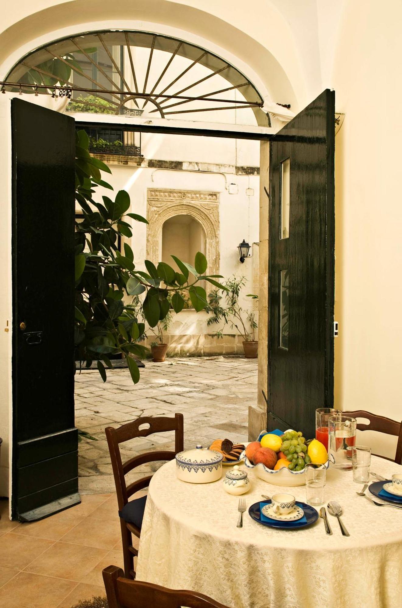 Apartament Palazzo Bernardini Lecce Zewnętrze zdjęcie
